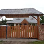 Ferienhaus Zagroda Pod Gontem Kopalino