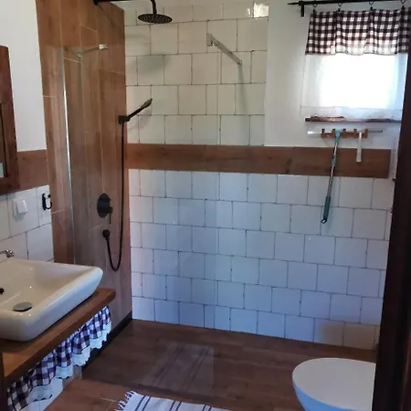 Nyaraló Zagroda Pod Gontem Kopalino