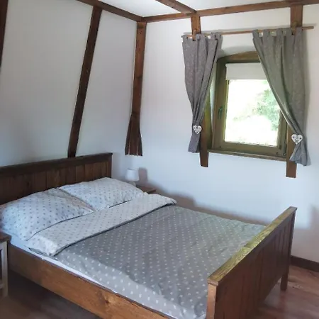 Zagroda Pod Gontem Nyaraló